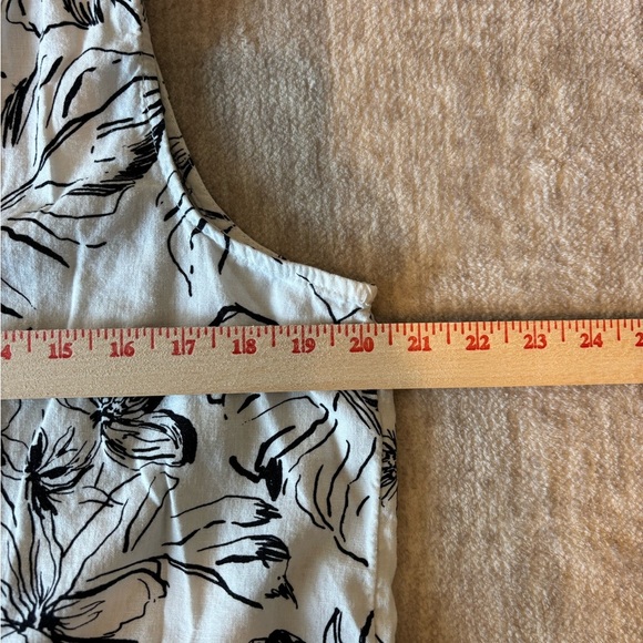 Joie Black and White Floral Blouse - Picture 4 of 8